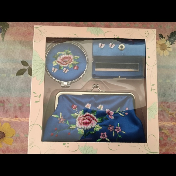 Cute little purse bundle - Picture 3 of 3